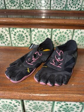 Vibram five fingers V Soul training shoes size 41 or 9-9.5